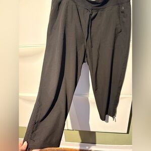Classic Black Women's Straight Leg crop Pants